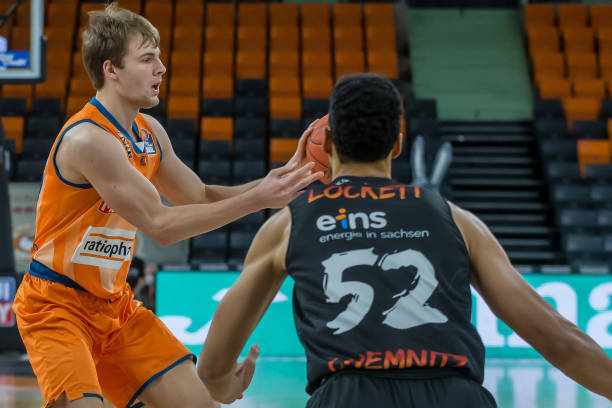 对抗风格等 对抗风格等