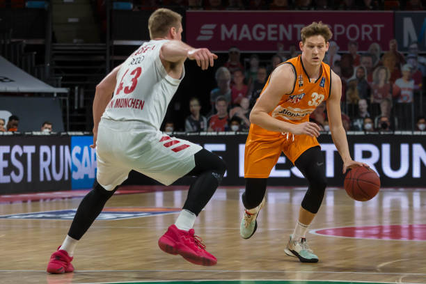 下创造了更 下创造了更