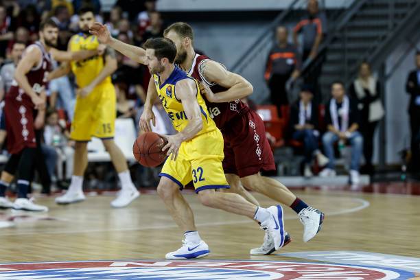 示高压逼抢 示高压逼抢