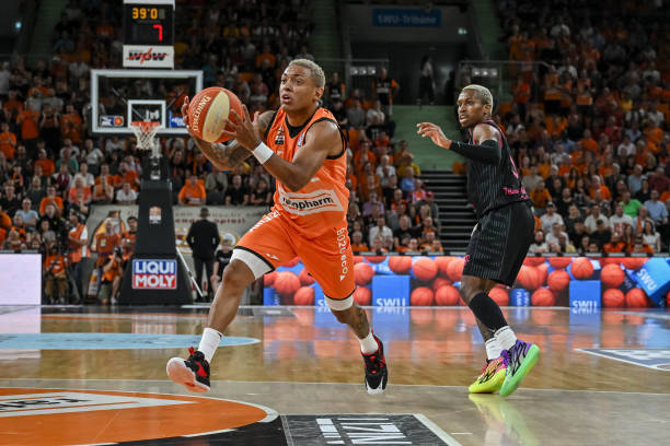 许都是他潜 许都是他潜